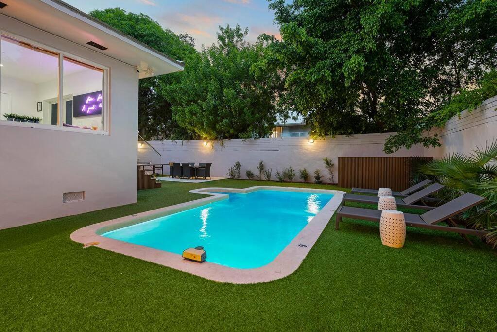 Beautiful Villa With Heated Pool Must Seen! Miami Bagian luar foto