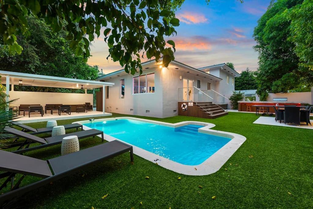 Beautiful Villa With Heated Pool Must Seen! Miami Bagian luar foto