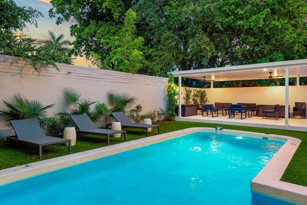 Beautiful Villa With Heated Pool Must Seen! Miami Bagian luar foto