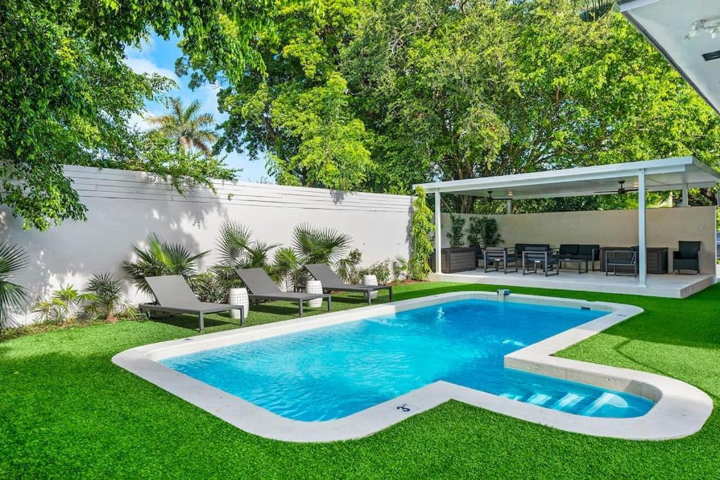 Beautiful Villa With Heated Pool Must Seen! Miami Bagian luar foto